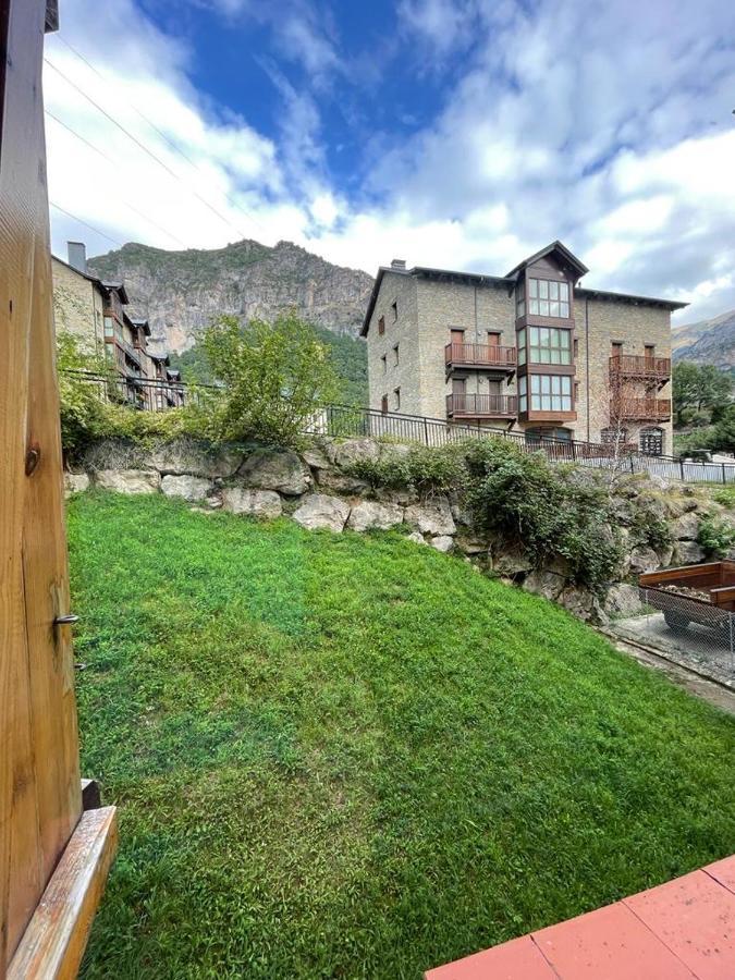 Apartamento Con Espectacular Terraza Escarrilla Exterior photo